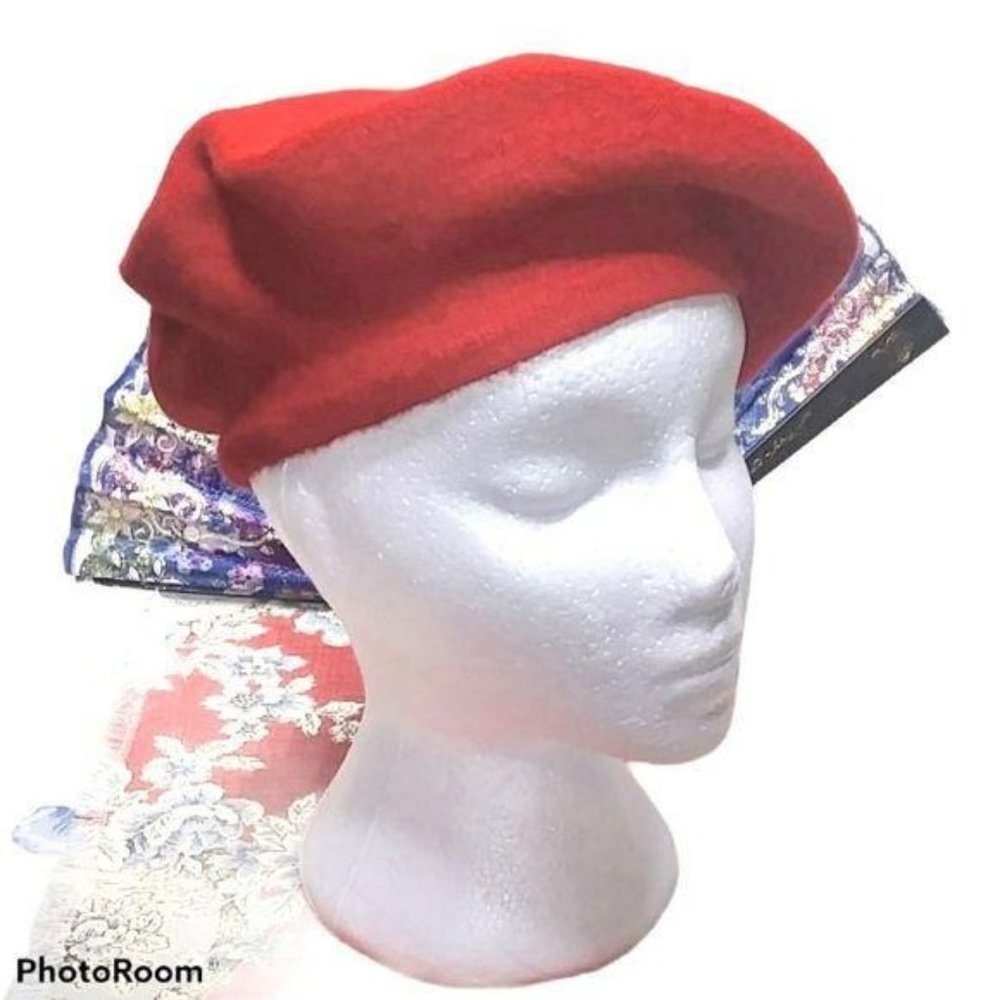 GROOVY GLAM Red Classic Knit French Beret